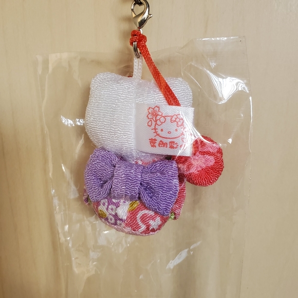Hello Kitty Keychain - Picture 4 of 4